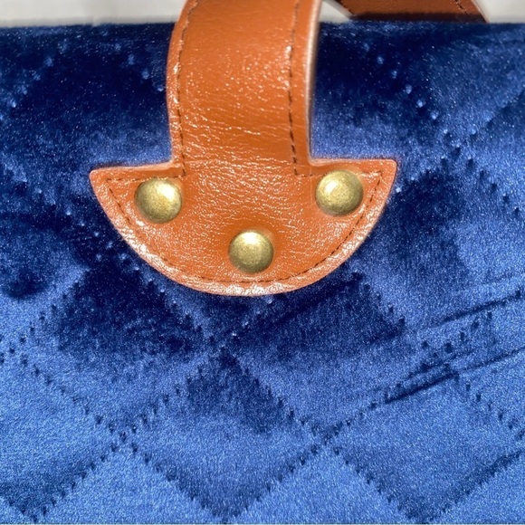 Blue velvet handbag, faux leather and blanket interior 10”x 18 - Picture 6 of 7